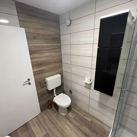 Romeo & Julija, Near Terme Olimia, Free Parking