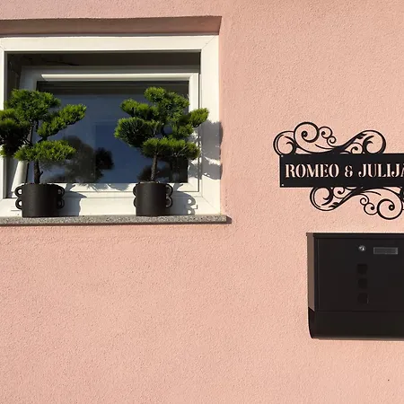 Romeo & Julija, Near Terme Olimia, Free Parking アパート ポドチェトルテク