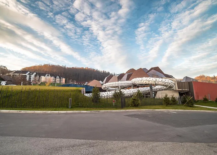 Romeo & Julija, Near Terme Olimia, Free Parking