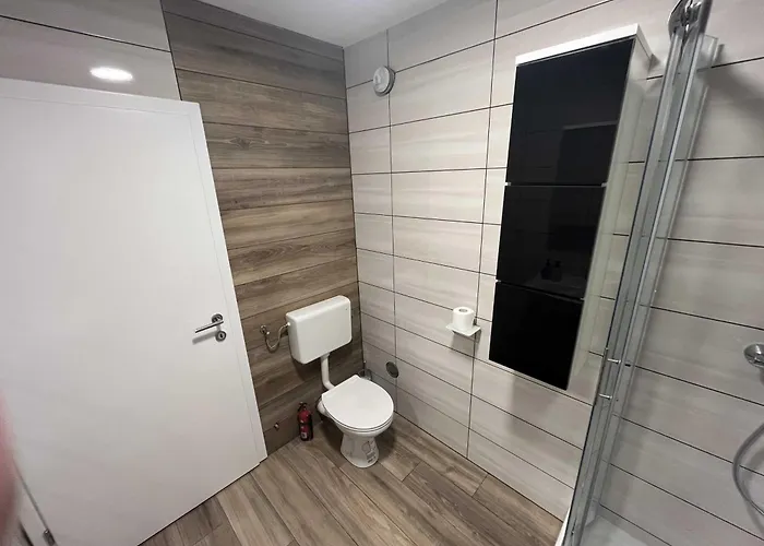 Romeo & Julija, Near Terme Olimia, Free Parking